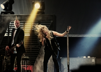 Miranda-Lambert-on-stage-2011